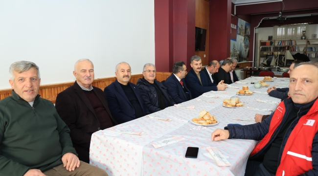 Gebze Trabzonlular Derneği protokolü kahvaltıda ağırladı