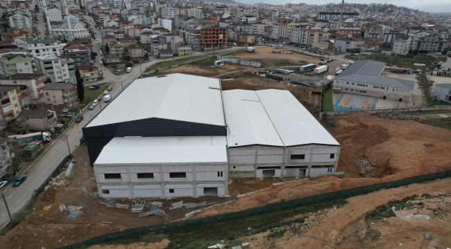 Çayırova kapalı spor salonunda çalışmalar tam gaz devam