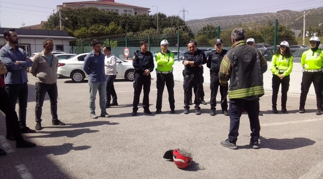 Büyükşehir İtfaiyesi'nden polislere yangın eğitimi