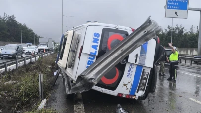 Darıca Belediyesi’nin Hasta Nakil Ambulansı, Tuzla’da kaza yaptı!