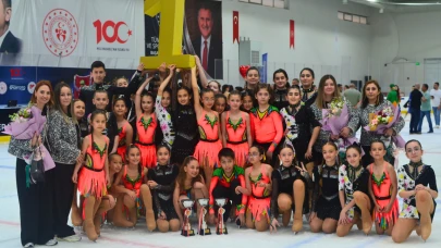Samsun’da buzda tarih yazıldı: Elite Buz Sporcularından 3’te 3’lük zafer!