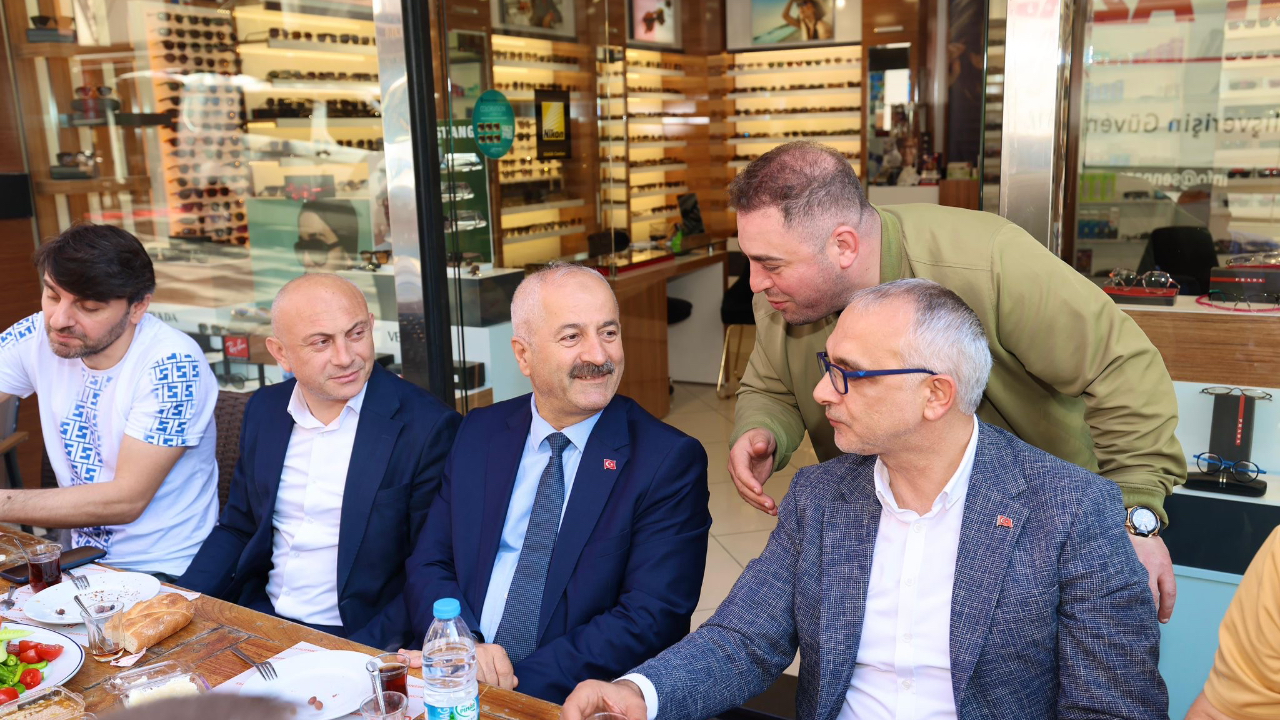 Başkan Büyükgöz, Eskiçarşı Esnafıyla Kahvaltıda Buluştu