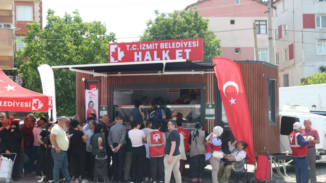 Halk Et Mobil bu kez Çayırova’da: Uygun fiyatlı et herkesin hakkı