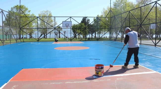 Büyükşehir, basketbol sahalarını yeniliyor