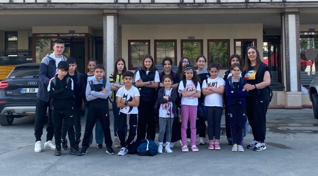 Çayırova'ya Türkiye yüzme şampiyonluğu geldi