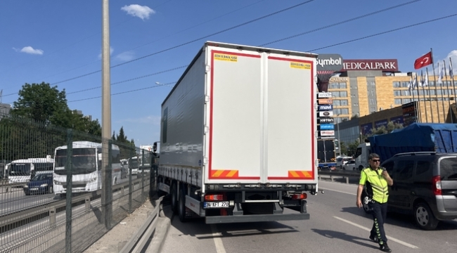 Direksiyon başında kalp krizi geçirdiği iddia edilen sürücü kaza yaptı