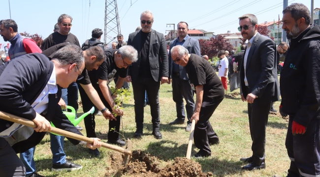 İzmit Belediyesinin katkılarıyla Prof. Dr. Ümit Özdağ Hatıra Ormanı açıldı