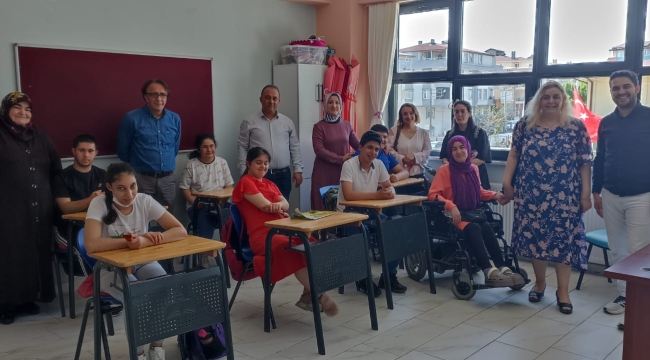 Kent Konseyi Engelli Meclisi yönetimi, Anneler Günü'nü unutmadı