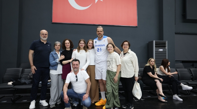 Oğuz Savaş, kariyerini Çayırova Belediyesi formasıyla noktaladı