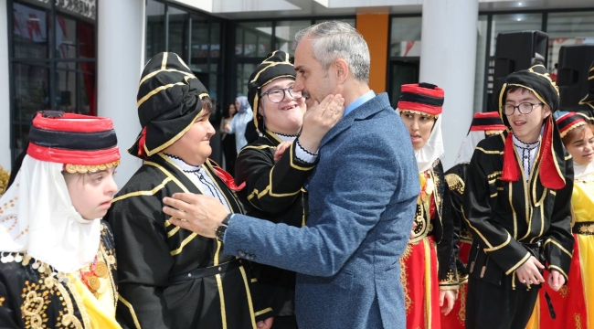 Özel bireylerden, Çayırova'da en özel program