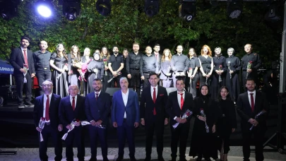 Tavşancıl Sahili’nde türkülerle dolu bir gece yaşandı