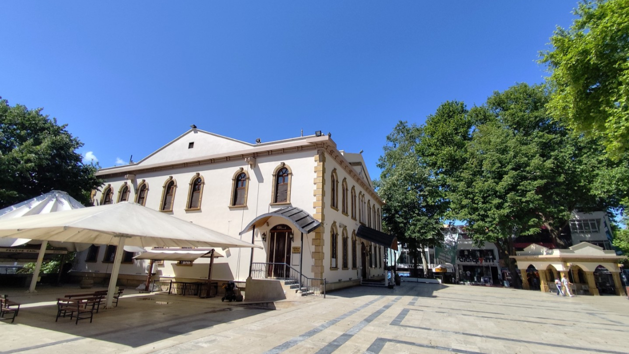Büyükşehir, Fevziye Camii’nin dış cephesini yeniledi