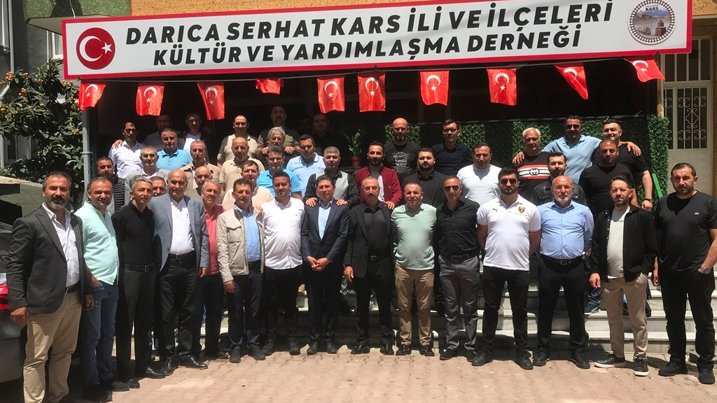 Darıca Serhat Kars Derneği'nde yeni başkan Aziz Tepebaş oldu