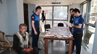 Gebze’de dilencinin üzerinden 20 Bin TL'den fazla para çıktı!