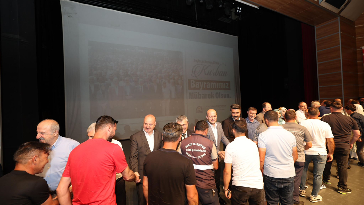 Başkan Büyükgöz, Belediye Personeliyle Bayramlaştı