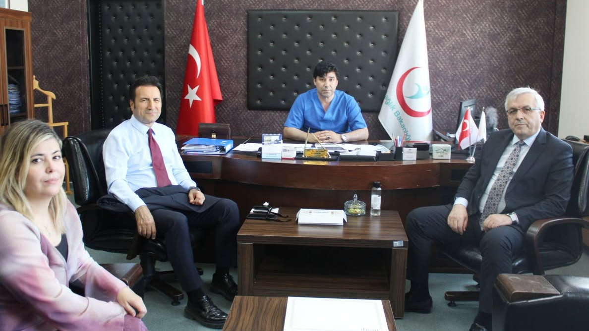 Pehlevan'dan Başhekim Emre'ye ziyaret