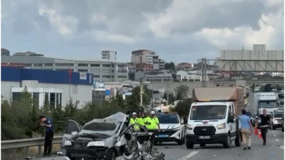 Kazada hurdaya dönen otomobildeki 2'si ağır 3 kişi yaralandı