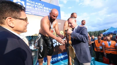 Altın kemeri Büyükakın takdim etti