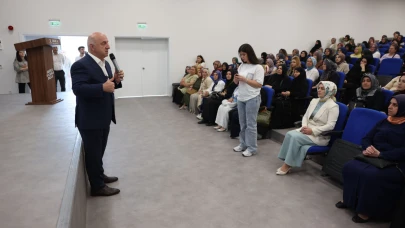 ‘Anne Okulu’ ilk mezunlarını verdi