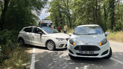 Kocaeli'de 2 otomobilin karıştığı kaza; 1'i çocuk 6 yaralı