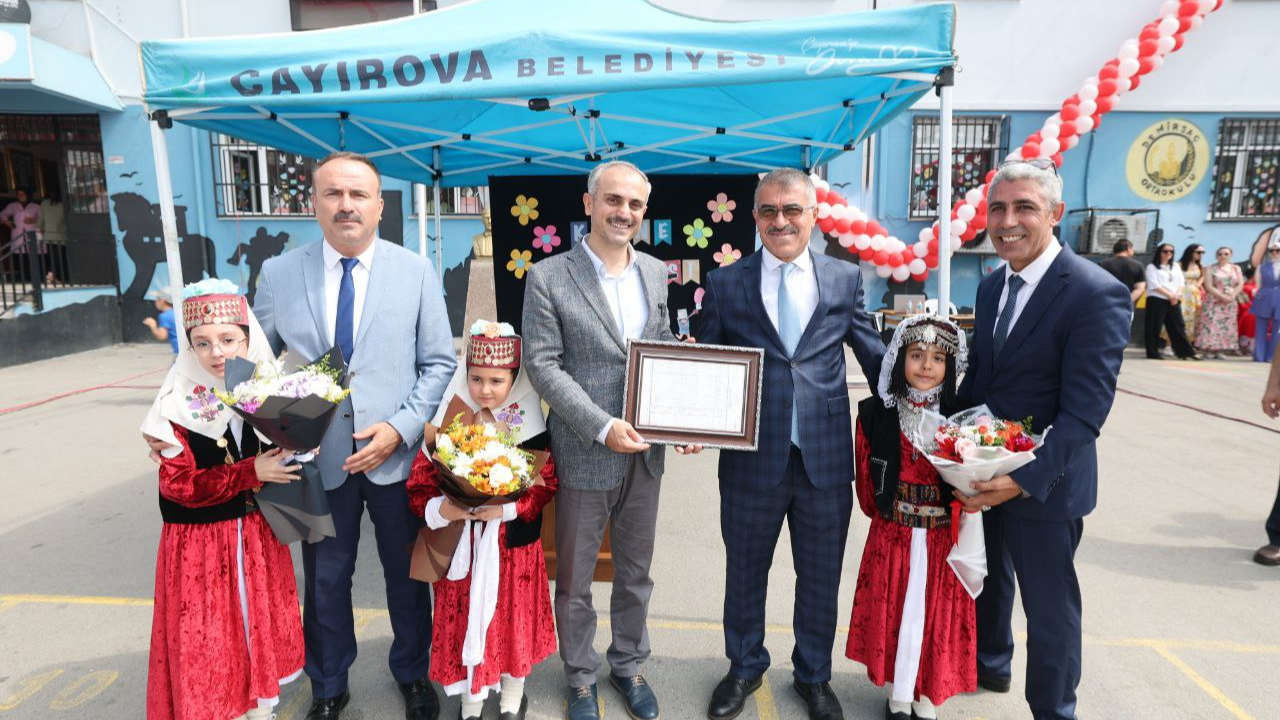 Çayırova’da karne heyecanı yaşandı
