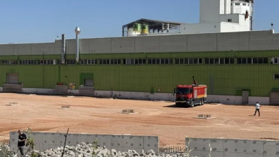 Kimya fabrikasının bahçesinde doğal gaz boru hattı delindi
