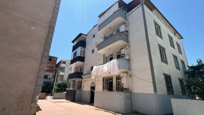 Darıca'da evinin balkonunda düşen 1 buçuk yaşındaki çocuk ağır yaralandı !