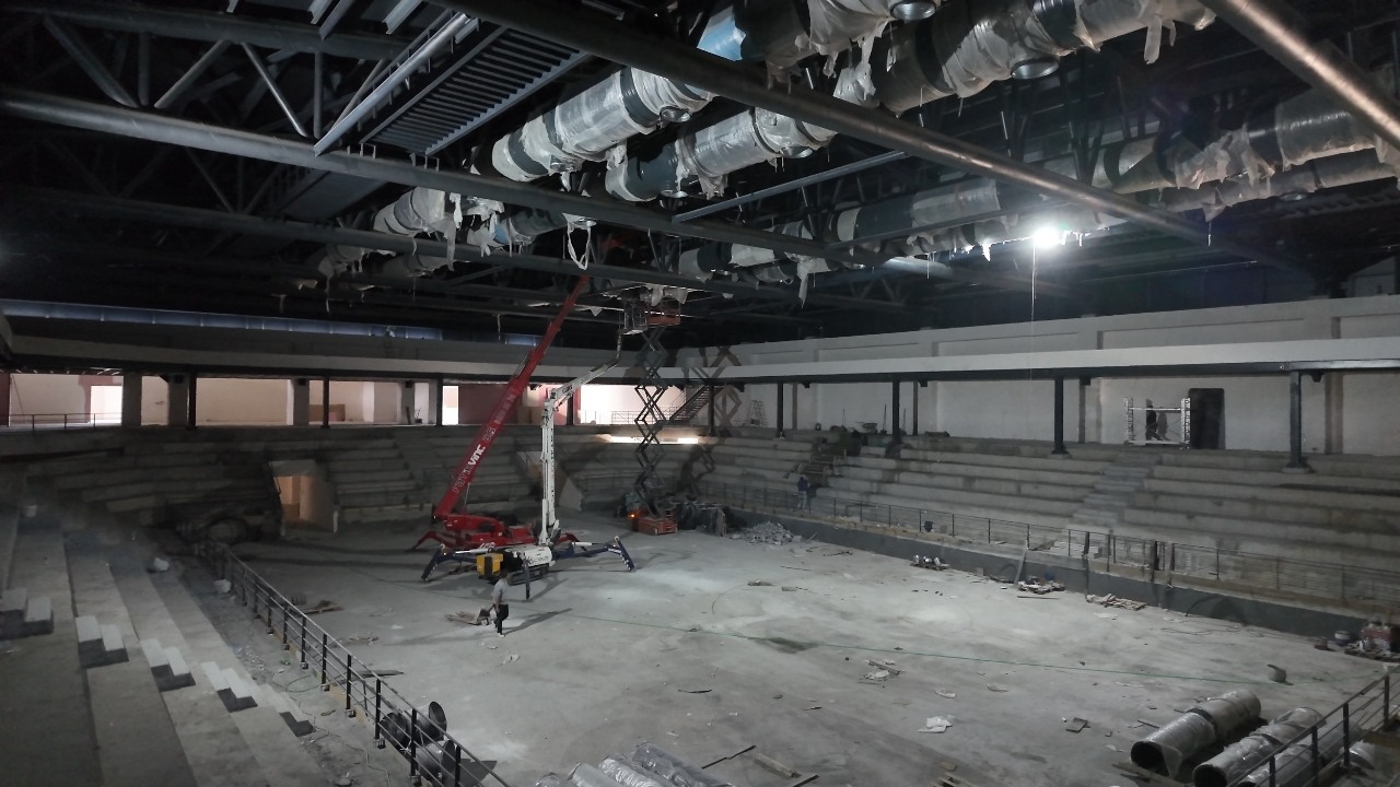 Kapalı Spor Salonu ve Sporcu Fabrikası’nda çalışmalar son sürat