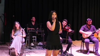 Darıca MEB Özel Rüya Koçer Sanat Akademisi yıl sonu konseri gerçekleştirildi