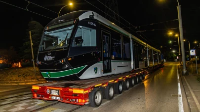 7.tramvay da raylarla buluştu
