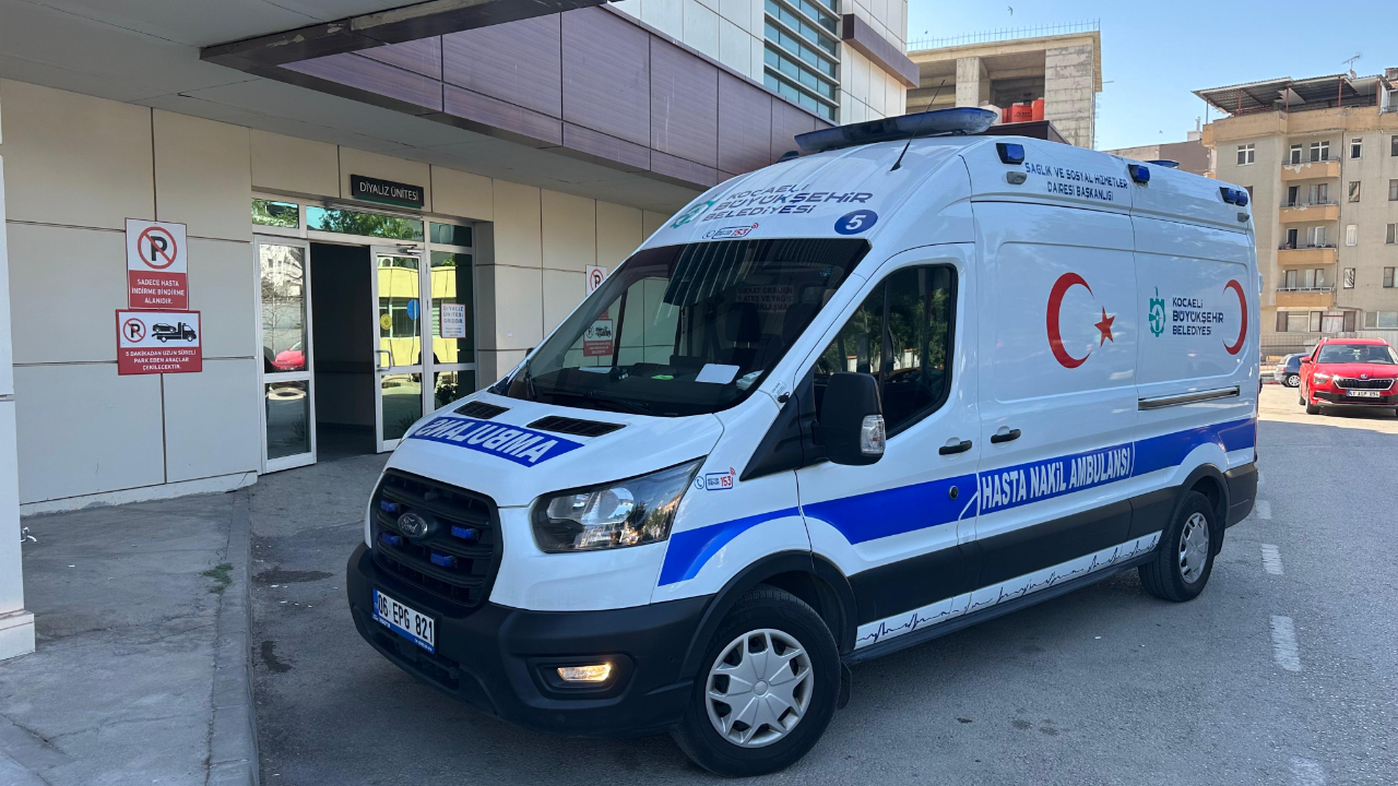 Büyükşehir’den 4 saatte 135 hasta transferi