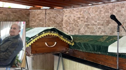 Alacak meselesinde öldürülen baba ile oğlu toprağa verildi
