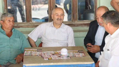 Büyükgöz Kargalı sakinleriyle çay sohbeti yaptı