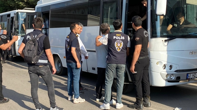 Kocaeli merkezli 19 ilde dolandırıcılık operasyonu; 38 gözaltı