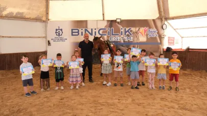 Minik biniciler at sevgisiyle büyüyor