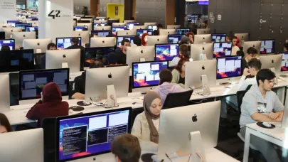 42 Türkiye Okulları, geleceğin yazılımcılarını yetiştirmeye devam ediyor