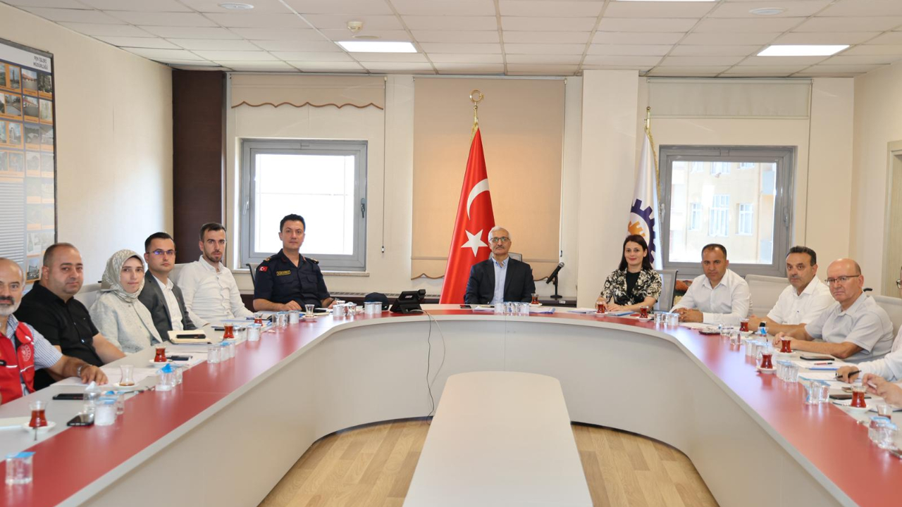 Kaymakam Özyiğit, kurum müdürlerini topladı
