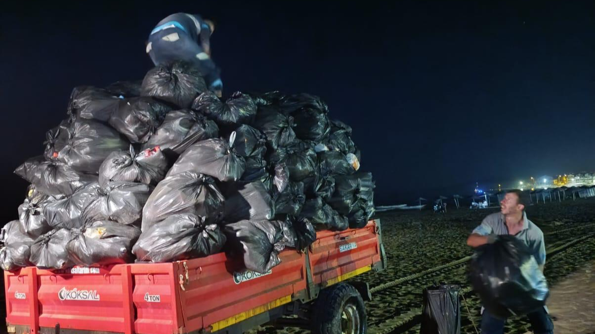 Kandıra sahillerinde 992 ton çöp toplandı