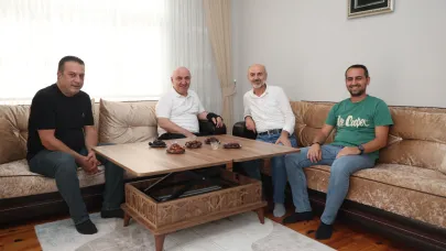 Başkan Bıyık’tan Hacdan dönen Darıcalılara hayırlı olsun ziyareti