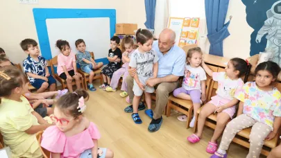 Başkan Amcalarından Miniklere Sürpriz Ziyaret