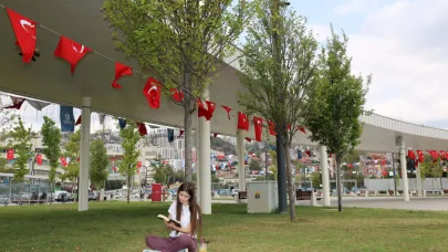Büyükşehir’in “Yeşil” hassasiyeti Milli İrade Meydanı’na da yansıdı