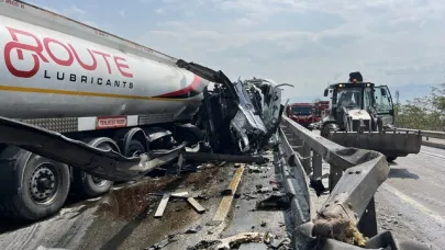 Tanker önce yön levhasına ardından bariyere çarptı; TEM'de ulaşım aksadı