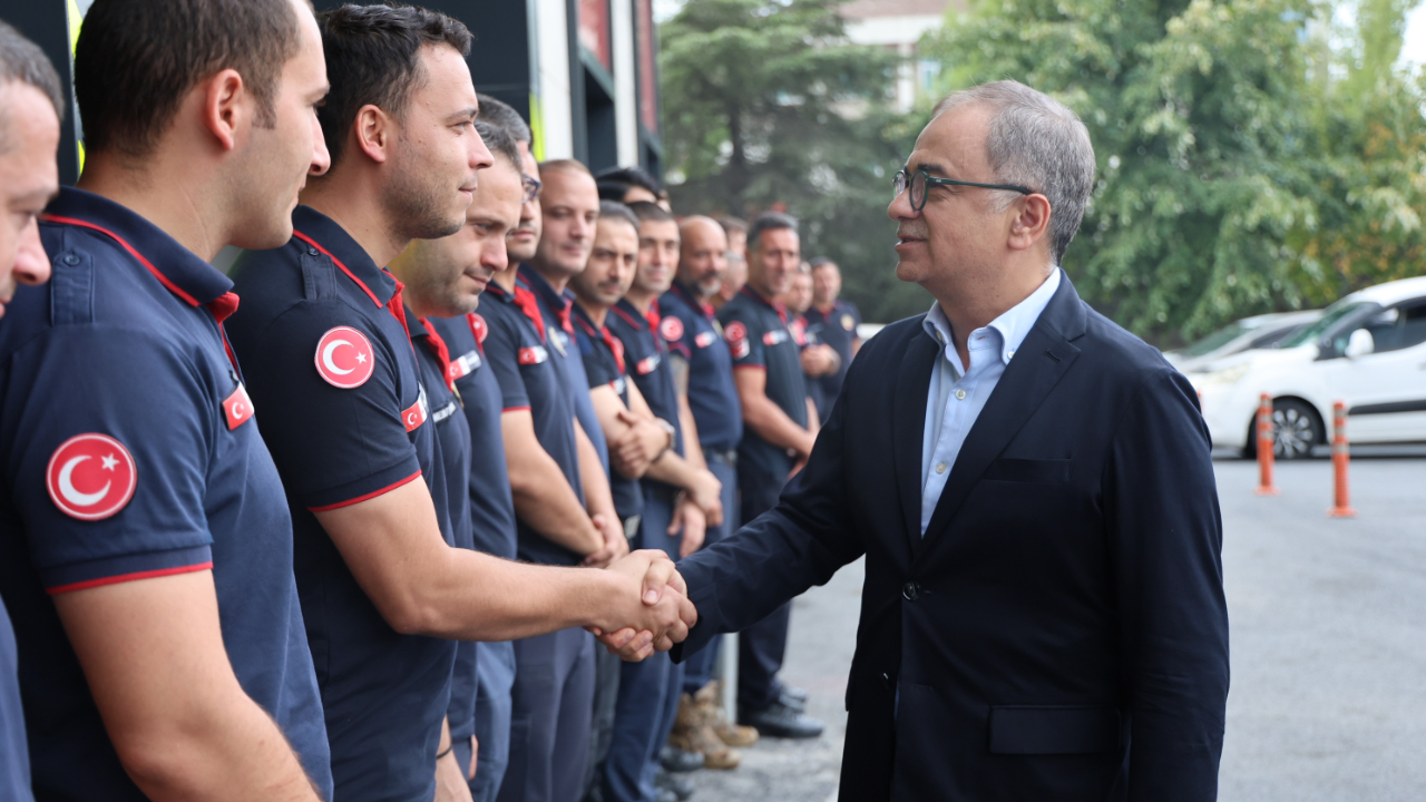 Baraçlı’dan itfaiyecilere moral ziyareti