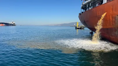 Büyükşehir’den denizi kirleten gemiye suçüstü