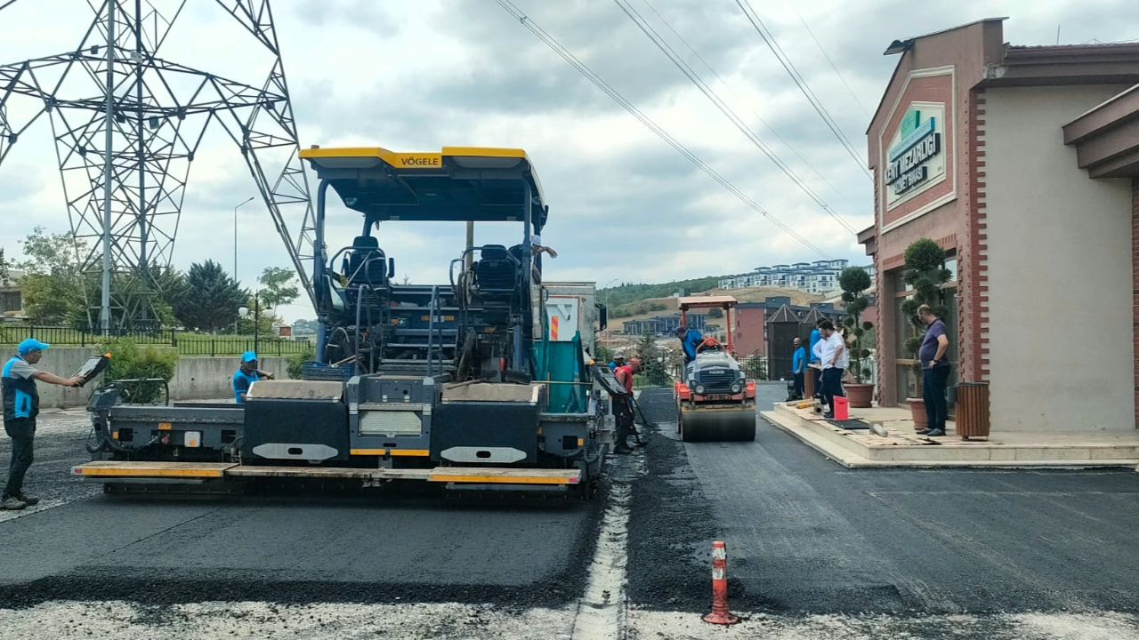 Kent Mezarlığı’nda yollar ve otopark asfaltlandı