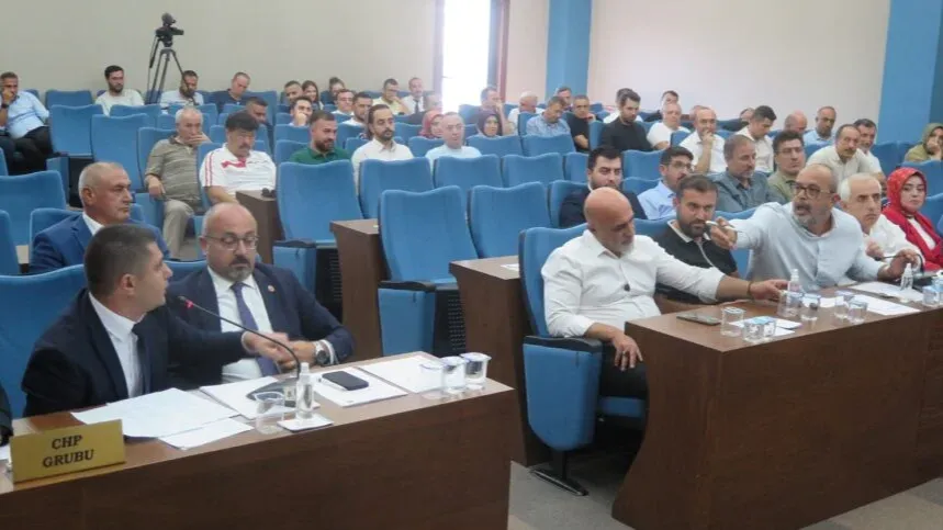 Darıca Meclisi'nde yine sert tartışmalar yaşandı!