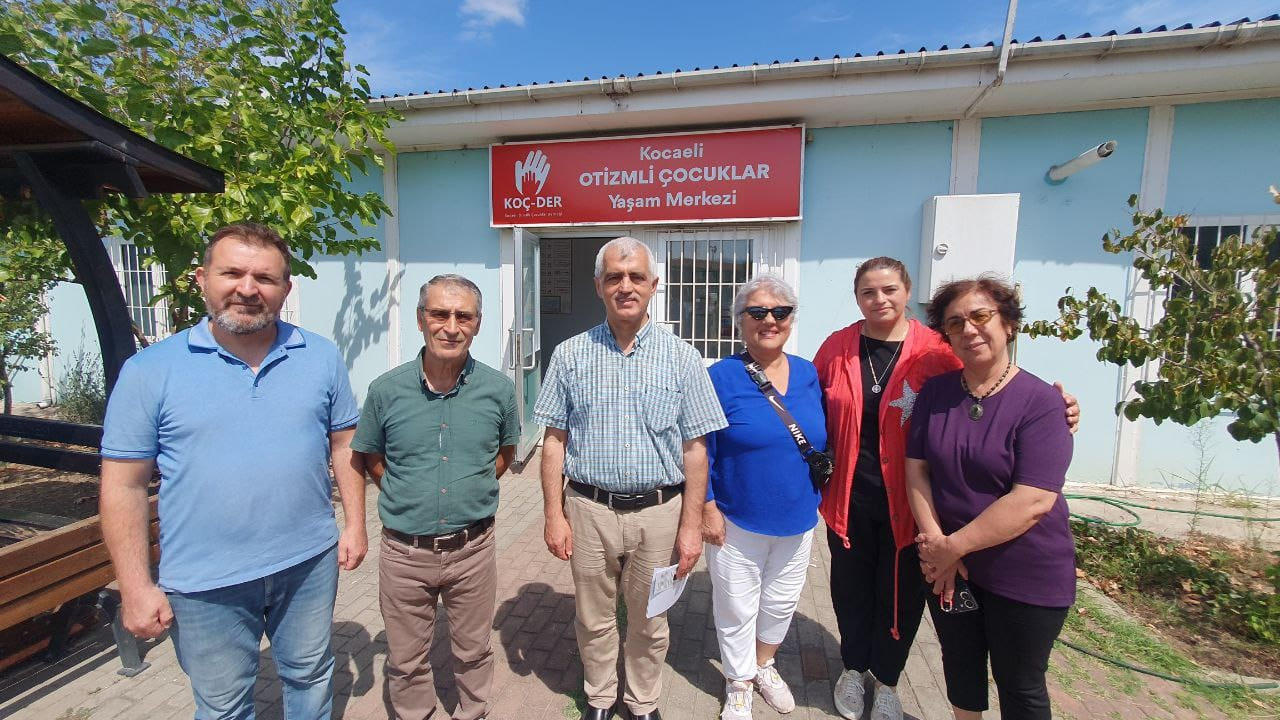 TBMM’de Engelliler Komisyonu Üyesi olan Dr. Gergerlioğlu, Kocaeli’de Otizmli Çocukların ailelerini dinledi