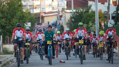Başkan Büyükakın, bisiklet tutkunları ile pedal çevirdi