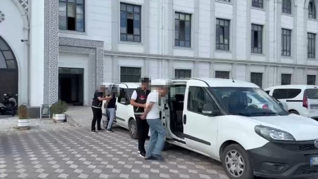 Kiraladıkları otomobile GPS takıp, anahtarını kopyaladılar, firmaya teslim ettikten sonra çaldılar