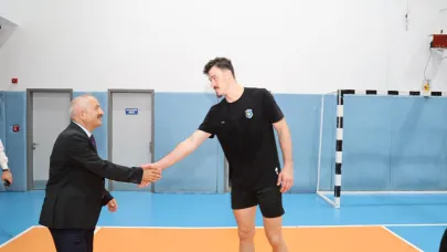 Başkan Büyükgöz, Gebze Belediyesi voleybol takımıyla bir araya geldi